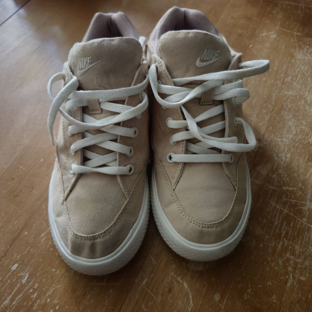 Nike Women's Sneakers - Light Tan